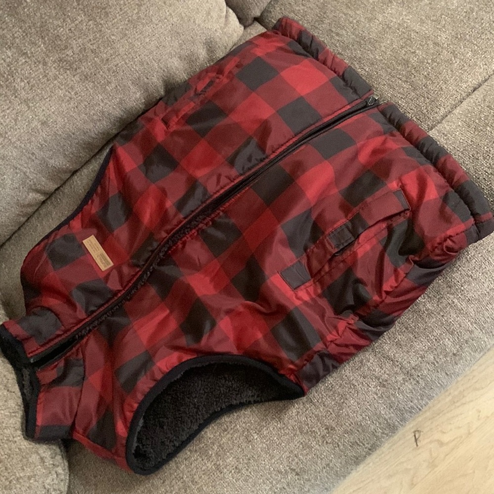 The brand of this best is Buffalo by David Bitton and the interior is cotton